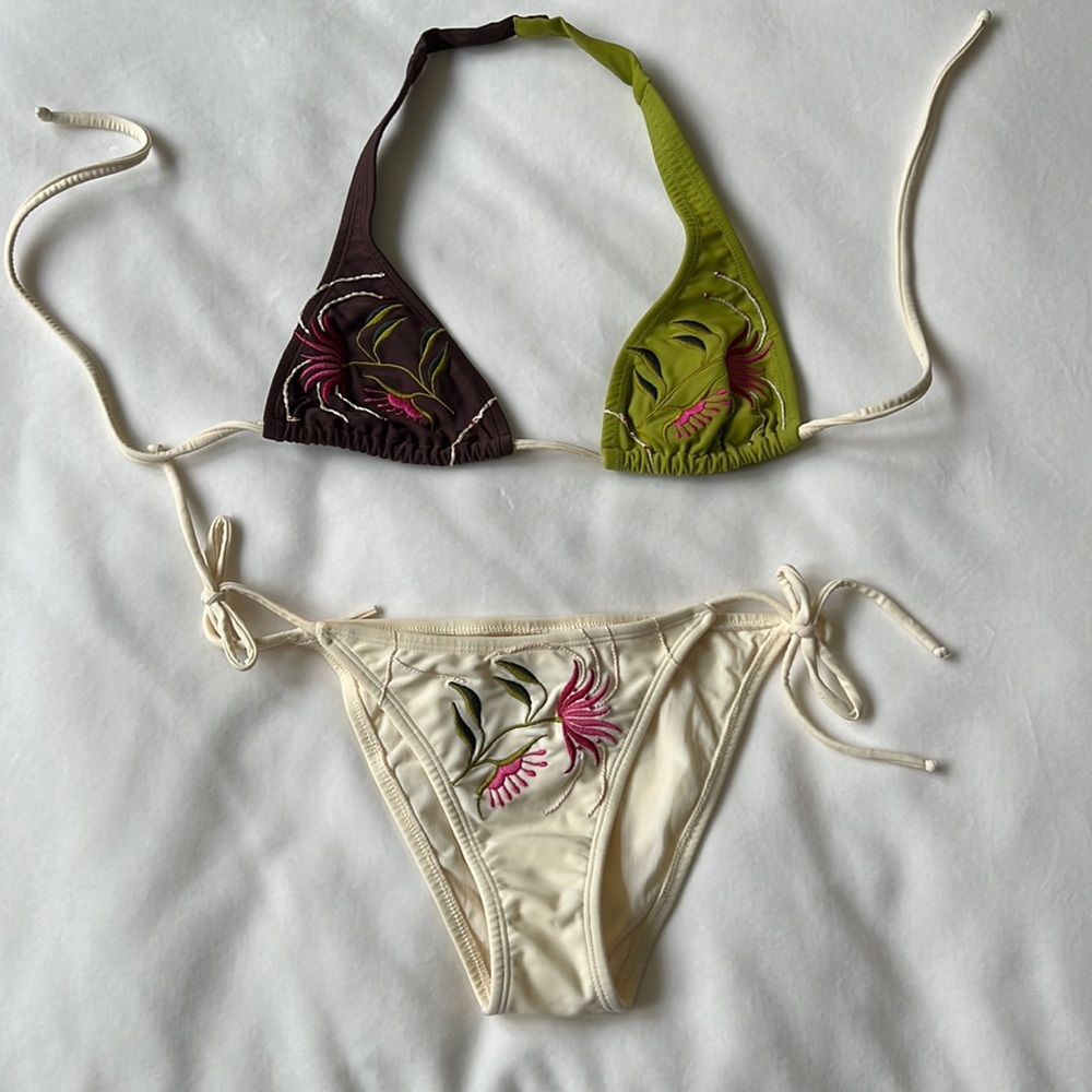 VIX Swimwear Brazilian String Bikini (Top M, Bottom L)